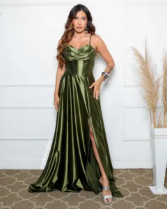 Foto de um Vestido verde oliva babado sereia